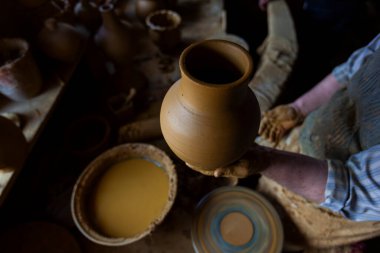Çömlek atölyesinde yapılan çömlek ürünleri.