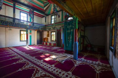 iremit Camii, 1850 'de Artvin' in Borka ilçesindeki Maral Village 'da inşa edildi.,