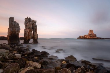 Kilim Körfezi 'nin muhteşem rengi, Ava' nın doğal harikası, eşsiz fotoğrafların konusu, ve eşsiz kaya oluşumları.