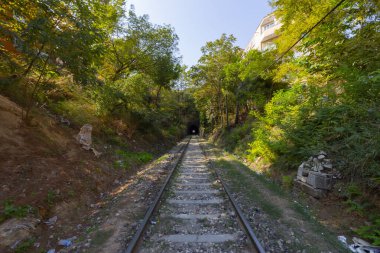 Eski uluslararası tarihi demiryolu bugün hala hizmette..