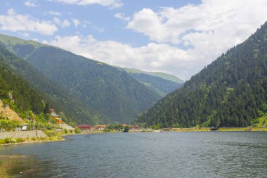Uzungol, Trabzon ilinin Trabzon ilçesinde bulunan bir baraj gölüdür..