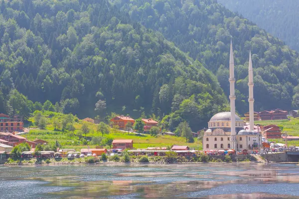 Uzungol, Trabzon ilinin Trabzon ilçesinde bulunan bir baraj gölüdür..