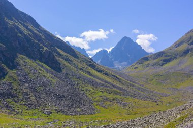 Verenik Platosu, Kapl Gölü buzul gölü ve irtifa 3000 metre.