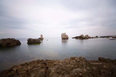 Kandra Bölgesi 'nin en güzel plajlarından biri olan Mico Bay Ladies Plajı 200 metre uzunluğunda ve 30 metre genişliğindedir..