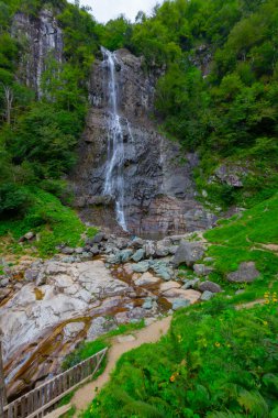 Mencuna Şelalesi Artvin 'in Arhavi ilçesine bağlı bir şelaledir..