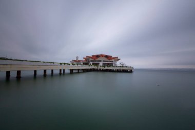 Buyukcekmece albatros plajı, uzun pozlama tekniğiyle fotoğraflandı.