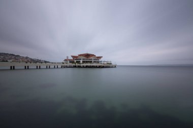 Buyukcekmece albatros plajı, uzun pozlama tekniğiyle fotoğraflandı.