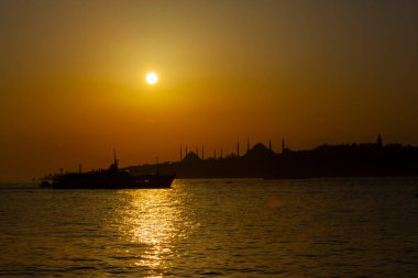 İstanbul 'da güzel bir gün batımı ve manzara