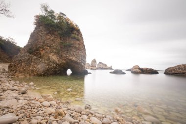 Akcakese, İstanbul 'un İl ilçesine bağlı bir mahalle. İstanbul 'a 60 km, oradan da 17 km uzaklıkta..