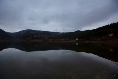 Bolu Goynuk ilindeki Tarakli tarihi evleri ve Cubuklu Gölü