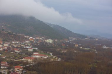 Bolu Goynuk ilindeki Tarakli tarihi evleri ve Cubuklu Gölü