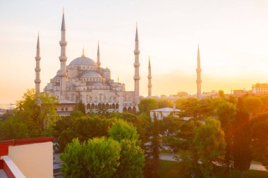 Sultan Ahmet Camii veya Sultanahmet Camii, 1609-1617 yılları arasında Osmanlı Sultanı I. Ahmed tarafından İstanbul 'daki tarihi yarımada üzerine mimar Sedefkar Mehmed Aa tarafından inşa edilmiştir..