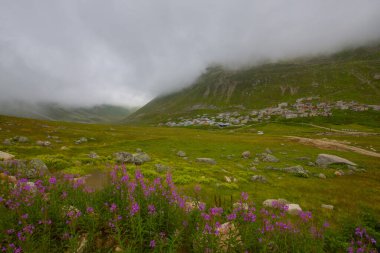 Hakkari, the valley of heaven and hell clipart