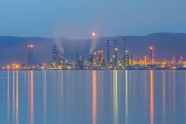 TuPRas zmit Rafinerisi, Kocaeli 'nin Krfez ilçesinde bulunan bir petrol rafinerisidir..