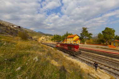 Hacikri tren istasyonu, Adana 'nın Kiralan köyünde bulunan bir tren istasyonudur..
