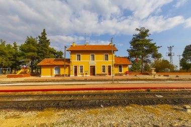 Hacikri tren istasyonu, Adana 'nın Kiralan köyünde bulunan bir tren istasyonudur..