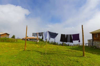 Amlhemin Bölgesi 'nden 15 kilometre uzakta bulunan plato, eşsiz mimarisiyle ilginçtir..