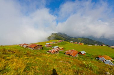 Amlhemin Bölgesi 'nden 15 kilometre uzakta bulunan plato, eşsiz mimarisiyle ilginçtir..