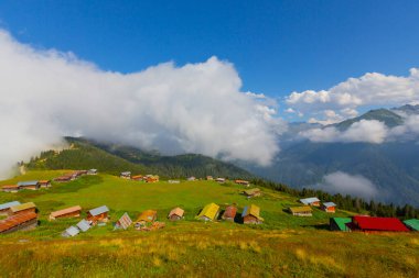 Amlhemin Bölgesi 'nden 15 kilometre uzakta bulunan plato, eşsiz mimarisiyle ilginçtir..