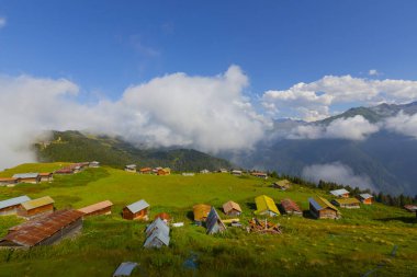 Amlhemin Bölgesi 'nden 15 kilometre uzakta bulunan plato, eşsiz mimarisiyle ilginçtir..