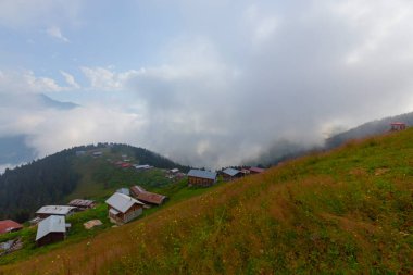 Amlhemin Bölgesi 'nden 15 kilometre uzakta bulunan plato, eşsiz mimarisiyle ilginçtir..
