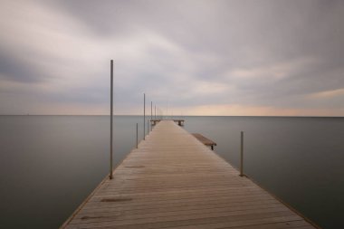Uzun pozlama tekniğiyle çekilmiş fantastik manzara fotoğrafları.