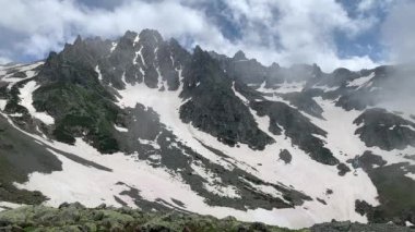 Kackar Dağları Ulusal Parkı, dağların ve pınarların en güzel görüntüleri.