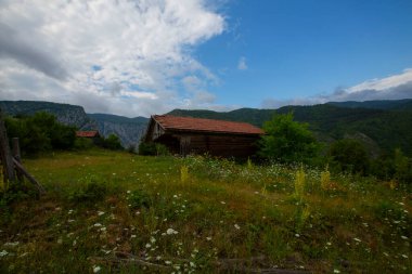 Valla kanyonu, Kastamonu 'nun Pnarbasi ilçesine bağlı Muratbasi köyü sınırları içinde yer almaktadır..