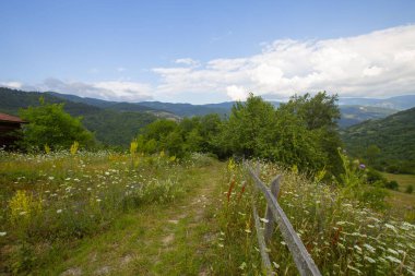 Valla kanyonu, Kastamonu 'nun Pnarbasi ilçesine bağlı Muratbasi köyü sınırları içinde yer almaktadır..