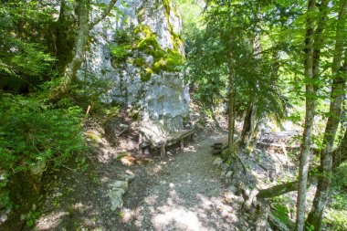 Valla kanyonu, Kastamonu 'nun Pnarbasi ilçesine bağlı Muratbasi köyü sınırları içinde yer almaktadır..