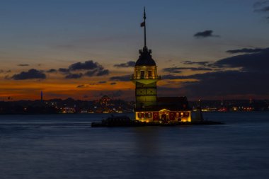 İstanbul 'da Bakire Kulesi' nde günbatımı