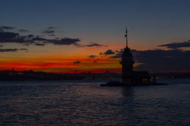 İstanbul 'da Bakire Kulesi' nde günbatımı