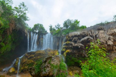 Yerkpr Şelalesi, Konya 'nın merkezinden 110 kilometre uzaklıktaki Hadim Bölgesi' nde bulunan Gksu Nehri üzerinde yer alan ünlü bir şelaledir..