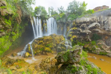 Yerkpr Şelalesi, Konya 'nın merkezinden 110 kilometre uzaklıktaki Hadim Bölgesi' nde bulunan Gksu Nehri üzerinde yer alan ünlü bir şelaledir..