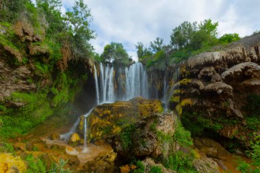 Yerkpr Şelalesi, Konya 'nın merkezinden 110 kilometre uzaklıktaki Hadim Bölgesi' nde bulunan Gksu Nehri üzerinde yer alan ünlü bir şelaledir..