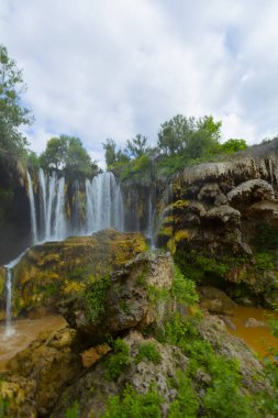 Yerkpr Şelalesi, Konya 'nın merkezinden 110 kilometre uzaklıktaki Hadim Bölgesi' nde bulunan Gksu Nehri üzerinde yer alan ünlü bir şelaledir..
