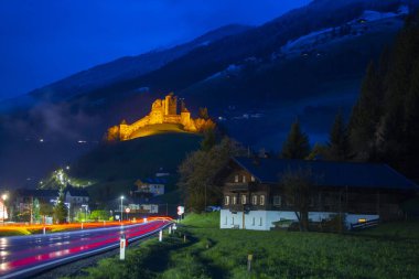 Tyrol, Avusturya. pustertal Vadisi'nde heinfels Kalesi