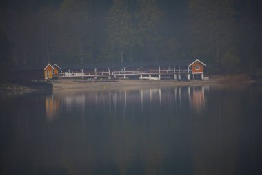 Elbsee, Immenhofen 'den göl boyunca uzanan köprülerden geçmek kolay bir yoldur..