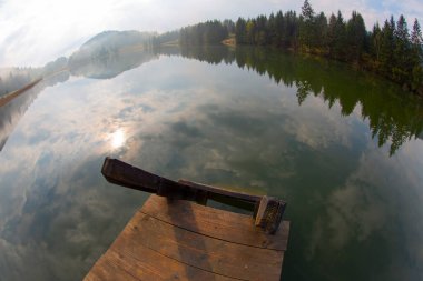 Güzel bir yer olan Geroldsee 'ye giden bir patika var..
