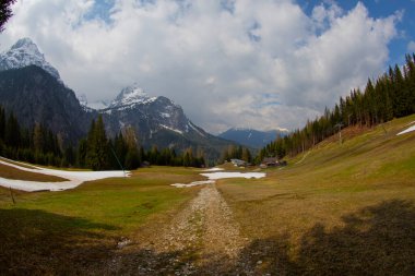 Appenzell bölgesi ve özellikle Seealpsee ve Aescher.