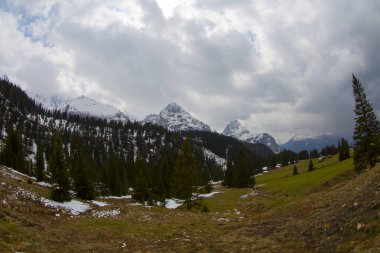 Appenzell bölgesi ve özellikle Seealpsee ve Aescher.