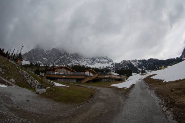 Appenzell bölgesi ve özellikle Seealpsee ve Aescher.