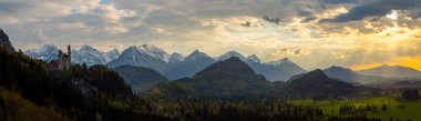 Neuschwanstein Kalesi veya Neuschwanstein Kalesi,