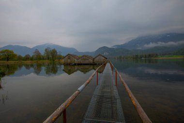 Kochelsee ya da Kochel Gölü 70 kilometrelik bir göldür.