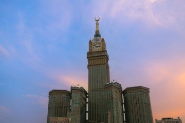 Zamzam Kulesi 'nde bir otel, Kabe' nin yanında.