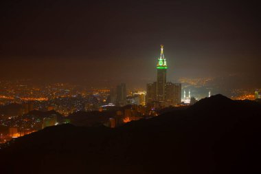 Zamzam Kulesi 'nde bir otel, Kabe' nin yanında.