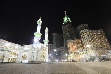 Zamzam Kulesi 'nde bir otel, Kabe' nin yanında.