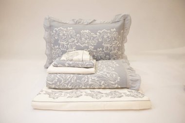 Renkli Yastık ve yorgan örtüsü