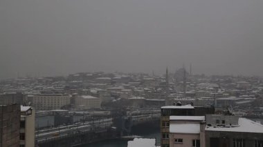Karlı havadan İstanbul manzarası