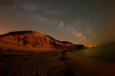 Bozcaada, Canakkale 'de büyük bir gemi kıyıya vurdu.